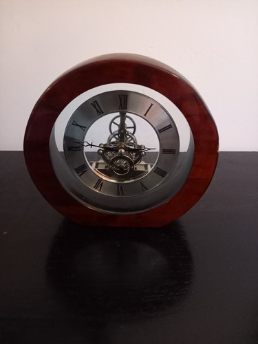 Mantle clock with visible - clock,